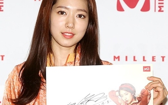 Nữ chính 'Người thừa kế' Park Shin Hye đẹp rạng rỡ trong buổi gặp mặt fan