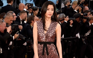 Jun Ji Hyun ghi điểm tại thảm đỏ Cannes
