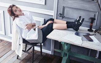 Park Shin Hye chọn túi xách mùa thu