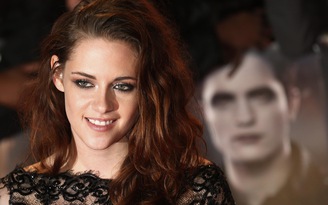 Bạn gái mới của Kristen Stewart từng hẹn hò Robert Pattison