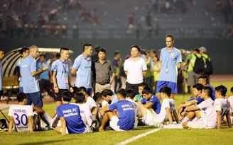 Bầu Đức: 'HAGL rớt hạng cũng không thay HLV'