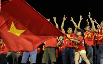 Thổi bùng ngọn lửa đam mê bóng đá Việt