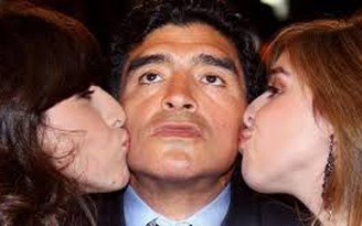 Maradona từng rút lại di chúc do giận con gái