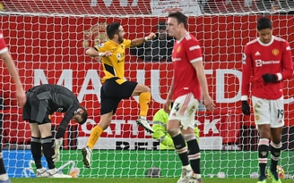 Kết quả Ngoại hạng Anh: M.U bị đánh bại tại Old Trafford