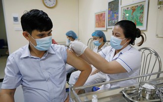 Hà Nội dỡ chốt kiểm soát vào thành phố, lên kế hoạch tiêm vắc xin cho trẻ em