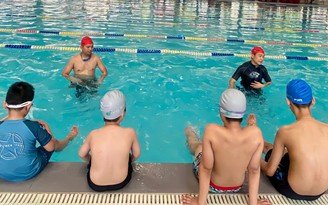 Hà Nội: Mở lớp dạy bơi miễn phí cho trẻ em có hoàn cảnh khó khăn