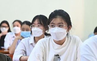 Hà Nội tạm thời chưa thu học phí năm học 2022 - 2023