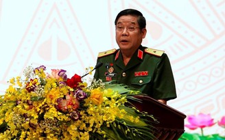 Thiếu tướng Nguyễn Văn Gấu phát động phong trào thi đua trong thanh niên quân đội