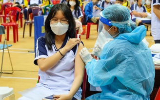 Nha Trang lấy kết quả tiêm vắc xin để đánh giá, bình xét thi đua năm học