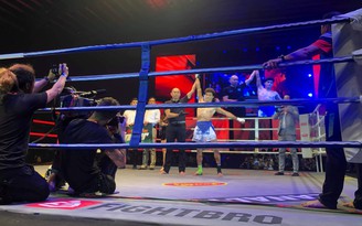 Nguyễn Trần Duy Nhất hạ knock-out võ sĩ Campuchia ở giải World Lethwei Championship