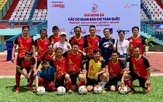 Báo Thanh Niên thắng đậm trận đầu giải bóng đá báo chí toàn quốc 2019