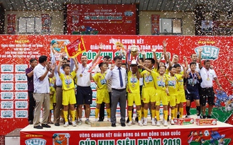 U11 SLNA lên ngôi thuyết phục, giành hat-trick vàng về cho bóng đá trẻ xứ Nghệ