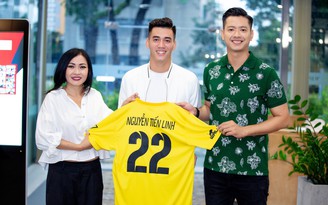 Tuyển thủ Việt Nam Nguyễn Tiến Linh ‘đầu quân’ cho đội bóng đá FC Nghệ Sĩ