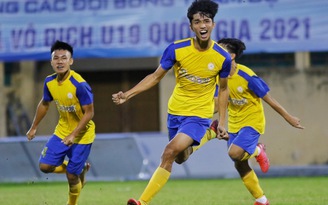 Vòng loại U.19: Đàn em Phan Thanh Bình lên đầu bảng, sân Bình Phước gặp sự cố