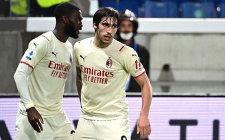 Kết quả Serie A: AC Milan bám sát Napoli trong cuộc đua vô địch
