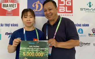 Cô gái vàng cử tạ phá kỷ lục SEA Games nhận thưởng nóng của báo Thanh Niên