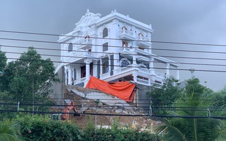 Nha Trang: Biệt thự sạt lở nghiêm trọng sau mưa lớn