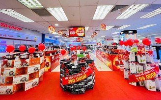 Người tiêu dùng Việt ‘mê quên lối về’ với đại tiệc ‘siêu sale’ của Nguyễn Kim