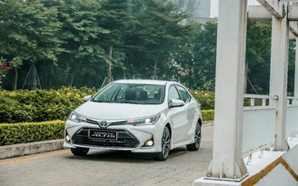 Toyota Corolla Altis - chuẩn xe gia đình chơi tết với quà tặng lên tới 85 triệu đồng