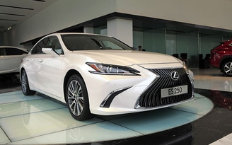 Giá 2,49 tỉ đồng, Lexus ES 250 2019 có gì cho khách hàng tại Việt Nam?