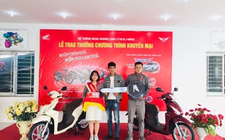3 ô tô HR-V và 5.455 xe máy Honda được trao tặng trong 2 tháng