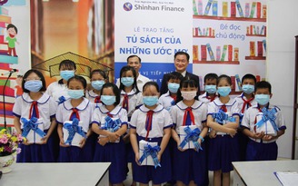 Shinhan Finance trao tặng ‘Tủ sách của những ước mơ’ cho Thư viện tỉnh Tiền Giang