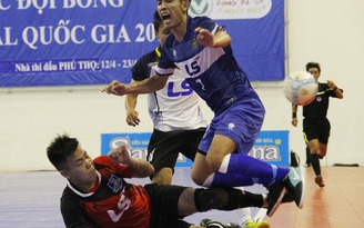 Đánh nhau trên sân, 3 cầu thủ và 1 trợ lý futsal bị phạt nặng