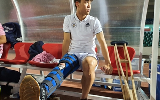 Trung vệ Duy Mạnh nói gì sau chấn thương nặng có thể chia tay sân cỏ một thời gian?