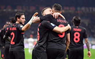 Giroud giúp AC Milan chiếm lại ngôi đầu, rộ tin đón sao Real Madrid