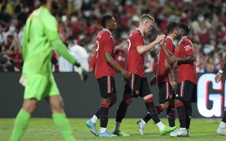 Chùm ảnh: Cận cảnh chiến thắng 4-0 gây sốc của M.U trước Liverpool