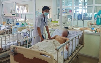 Đắk Lắk: Ăn thử ấu trùng ve, 3 người nhập viện sau cuộc nhậu
