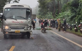 Đắk Lắk: Xe khách va chạm xe máy, 1 học sinh tử vong trên đường đi học