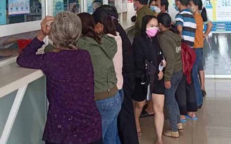 Đắk Lắk: Thiếu thuốc ở bệnh viện, người dân 'đỏ mắt' tìm mua thuốc bên ngoài