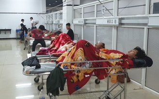 Lật xe khách ở Đắk Lắk: 1 nạn nhân phải phẫu thuật nối cánh tay đứt lìa