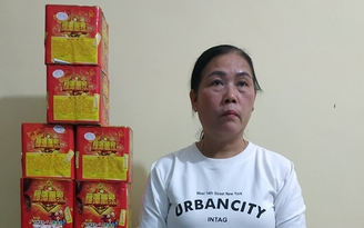 Một phụ nữ Vĩnh Phúc bị bắt quả tang mua bán, tàng trữ gần 50 kg pháo