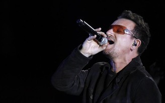 Danh ca Bono mất thêm 5 tháng để chơi guitar trở lại