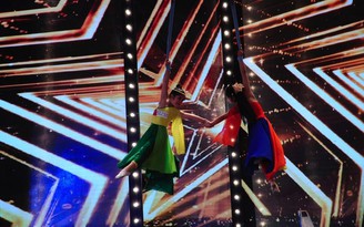 Vietnam’s Got Talent: Cặp vũ công nhí múa đu dây khiến Chí Trung rơi nước mắt