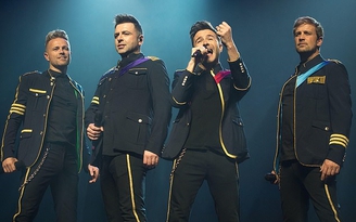 Westlife hủy tour diễn ở Anh khiến người hâm mộ sửng sốt