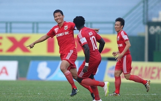 Anh Đức lập công, B.Binh Dương lên ngôi đầu V-League 2015