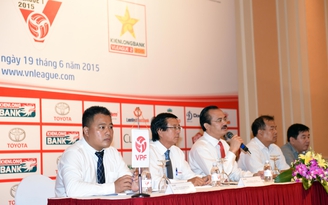 ‘Đội bóng của bầu Đức mà có trận còn bị thiệt’
