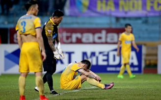 Vòng 10 V-League 2017: Hà Nội FC chấm dứt chuỗi bất bại của FLC Thanh Hóa