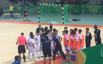 Futsal Việt Nam tự quyết cơ hội vào tứ kết AIMAG 2017