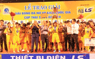 Nữ TP.HCM lần thứ 8 vô địch quốc gia, quà an ủi cho chủ nhà Hà Nam