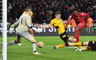 Kết quả Ngoại hạng Anh, Wolves 0-1 Liverpool: Lên đỉnh nhờ 'gà son' Divock Origi!