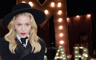 Madonna bị cảnh sát hỏi thăm vì tiệc sinh nhật 57 tuổi quá hớp