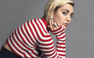Miley Cyrus thừa nhận mù giới tính