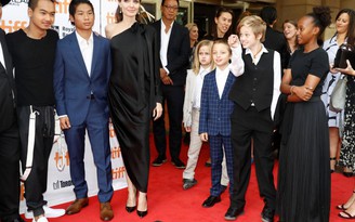 Angelina Jolie khen con trai trong buổi công chiếu phim mới
