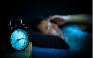 Làm sao để thôi giật mình tỉnh giấc mỗi đêm?