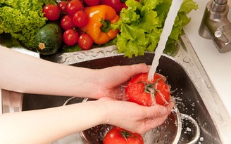 Phòng dịch COVID-19: Cách rửa rau củ quả, lưu trữ thực phẩm an toàn?