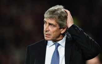 HLV Pellegrini quanh co bào chữa cho thất bại của Man City